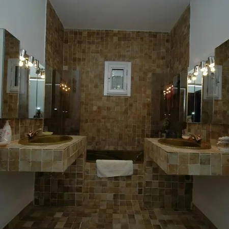 Superbe Vue Et Emplacement Exceptionne Villa *